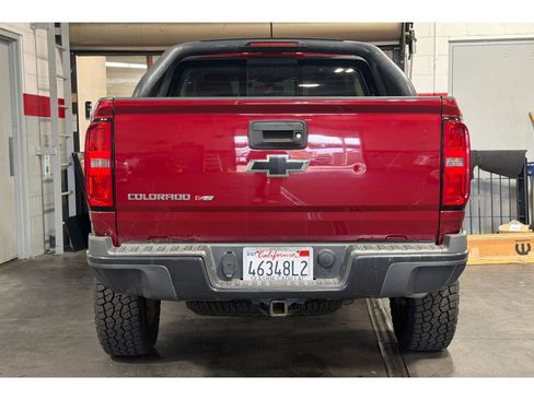 Used 2018 Chevrolet Colorado ZR2 image 6