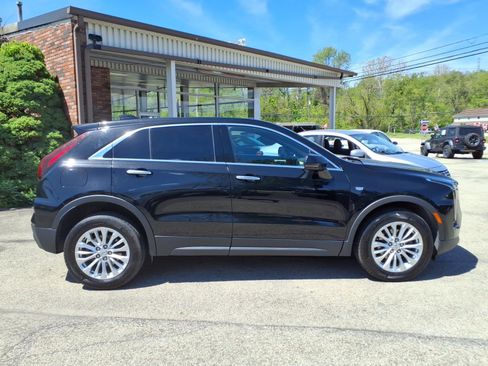 Used 2024 Cadillac XT4 Luxury AWD/4WD image 2