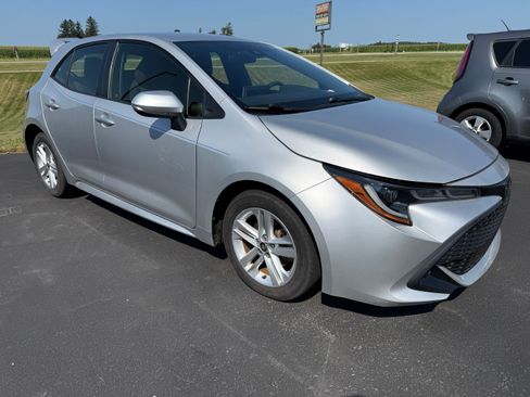 Used 2019 Toyota Corolla SE w/ SE Option Package FWD image 2