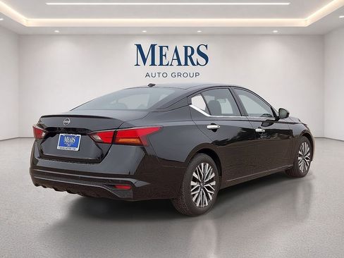 Used 2025 Nissan Altima 2.5 SV FWD image 5