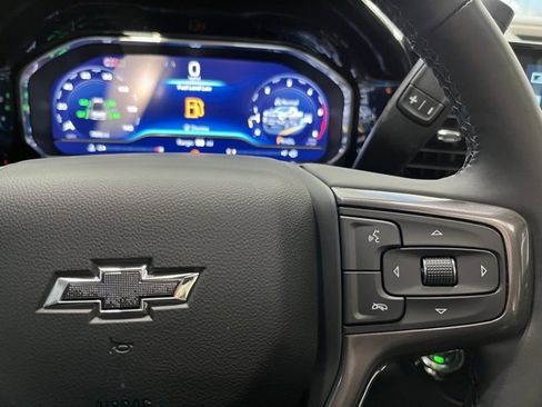 Used 2025 Chevrolet Silverado 2500 ZR2 w/ Technology Package image 21