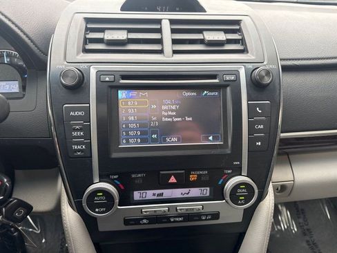 Used 2013 Toyota Camry XLE image 23