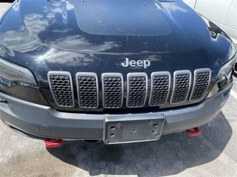 Used 2019 Jeep Cherokee Trailhawk AWD/4WD image 7
