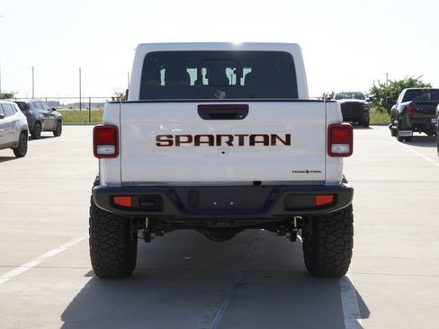 Used 2025 Jeep Gladiator Sport AWD/4WD image 8