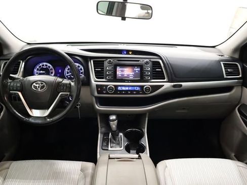 Used 2014 Toyota Highlander Plus image 16