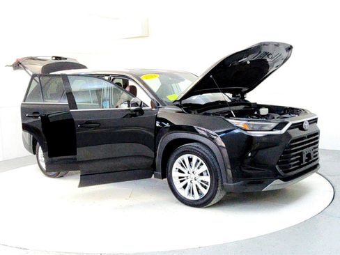 Used 2024 Toyota Grand Highlander Platinum image 10