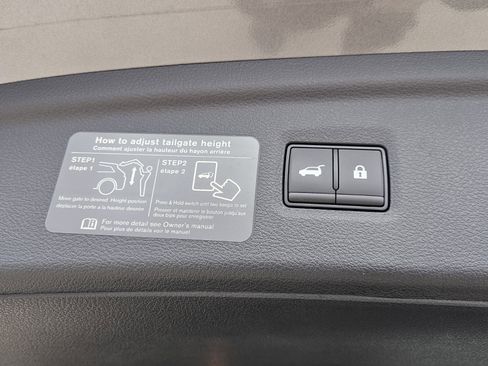 Certified 2025 INFINITI QX50 Luxe image 17