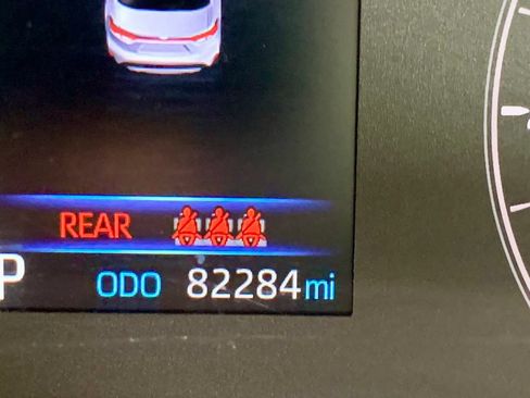 Used 2024 Toyota Corolla LE FWD image 31