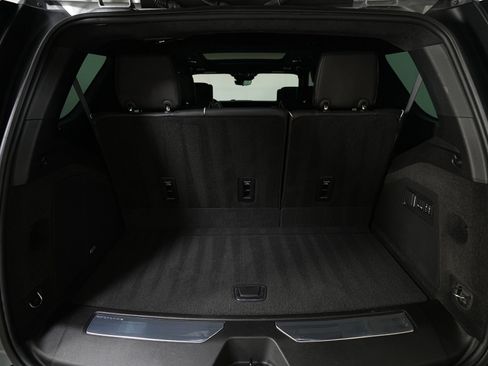 Used 2025 Cadillac Escalade V AWD/4WD image 10