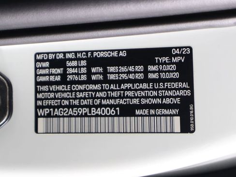 Certified 2023 Porsche Macan S AWD/4WD image 19