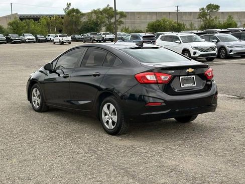 Used 2018 Chevrolet Cruze LS FWD image 3