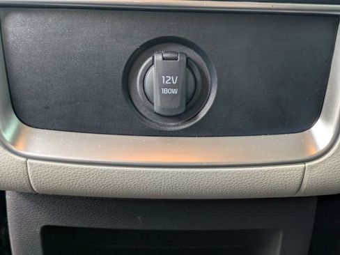 Used 2024 Kia Carnival EX FWD image 15