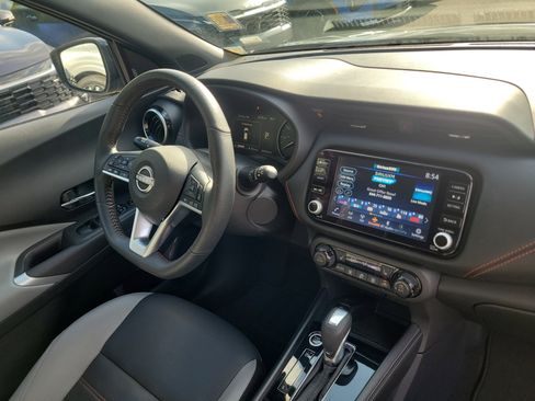 Used 2023 Nissan Kicks SR w/ SR Premium Package FWD image 8