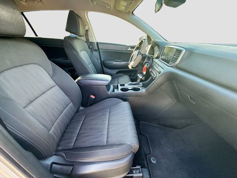 Used 2020 Kia Sportage LX image 29
