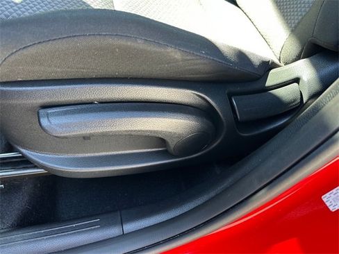 Used 2023 Kia Soul LX w/ LX Technology Package image 14