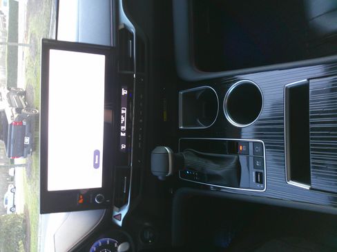 Used 2025 Toyota Sienna XSE image 27