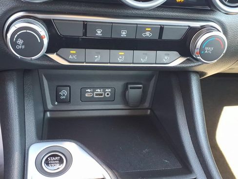 Used 2024 Nissan Sentra SV FWD image 5