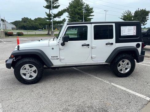 Used 2018 Jeep Wrangler Unlimited Sport S AWD/4WD image 16