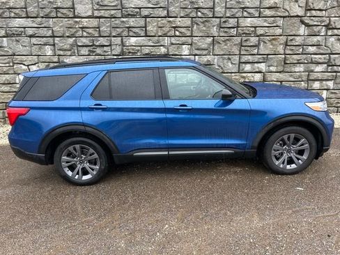Used 2023 Ford Explorer XLT w/ Equipment Group 202A image 6