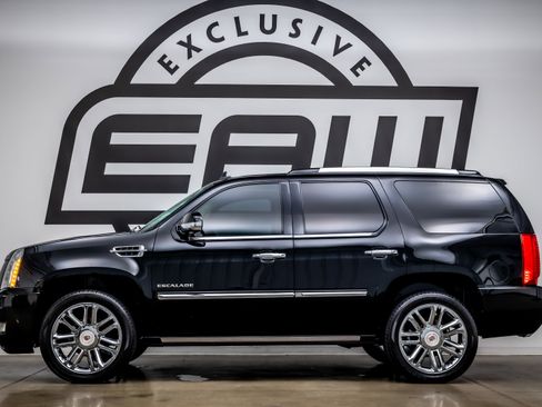 Used 2014 Cadillac Escalade Platinum image 5