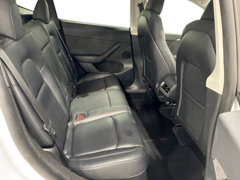 Certified 2023 Tesla Model Y Long Range AWD/4WD image 11