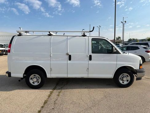 Used 2021 Chevrolet Express 3500 w/ Driver Convenience Package RWD image 6