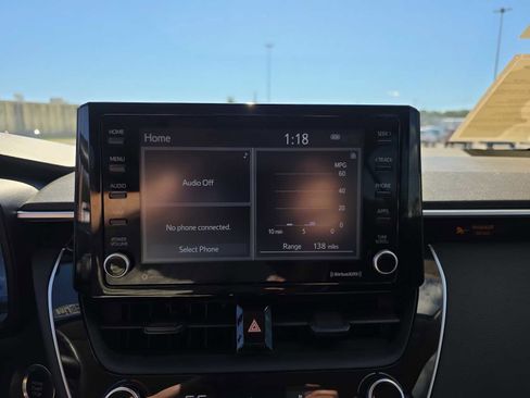 Used 2022 Toyota Corolla LE w/ LE Convenience Package image 12