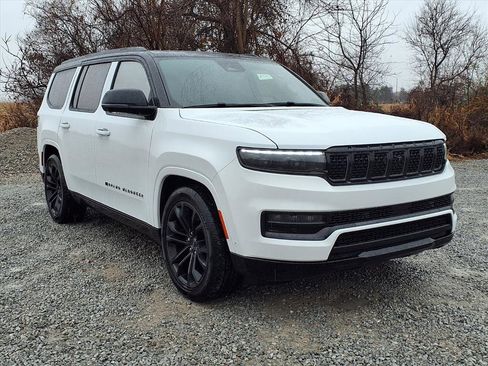 Used 2023 Jeep Grand Wagoneer Series II image 26