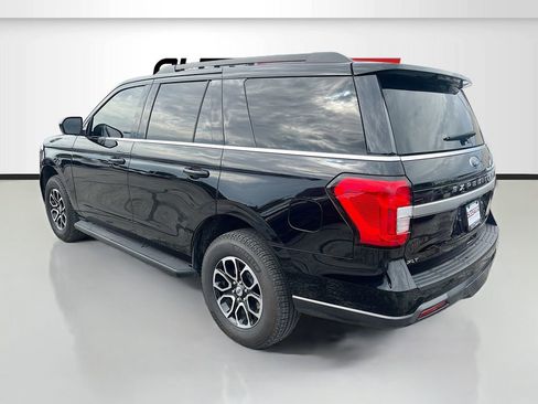 Used 2023 Ford Expedition XLT image 5