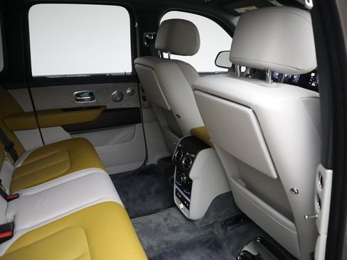 Certified 2025 Rolls-Royce Cullinan image 34