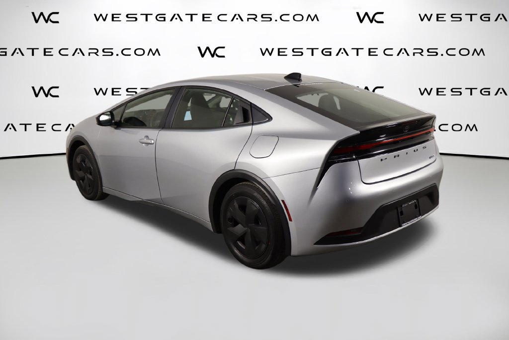 Used 2026 Toyota Prius LE FWD image 47