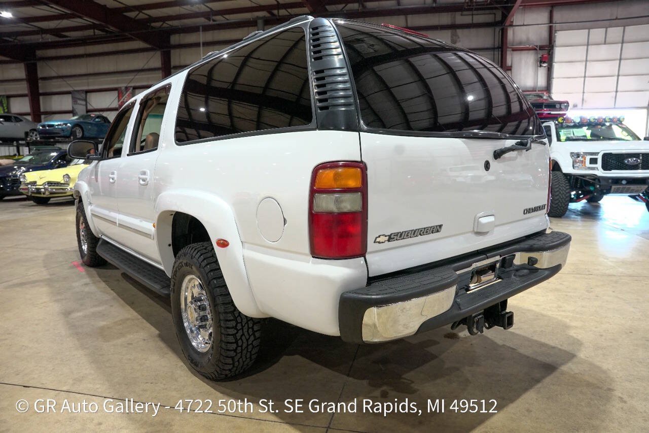 Used 2003 Chevrolet Suburban 2500 LT w/ LT Preferred Equipment Group AWD/4WD image 6