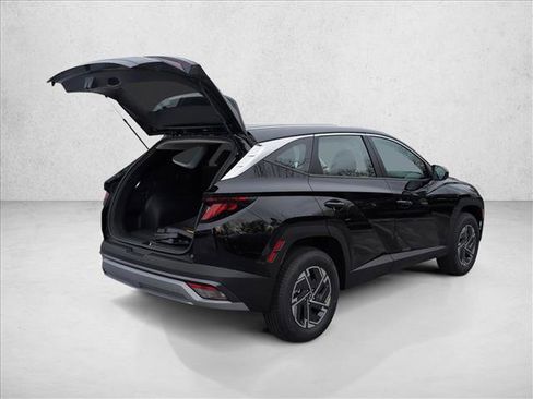 New 2026 Hyundai Tucson Blue SE image 2