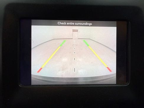 Used 2021 Jeep Cherokee Latitude FWD image 15