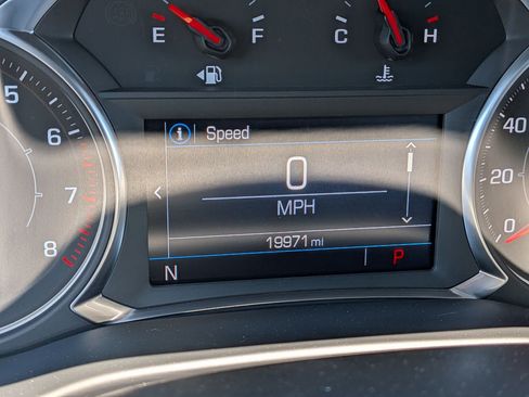 Certified 2023 GMC Acadia SLE w/ Driver Convenience Package FWD image 11