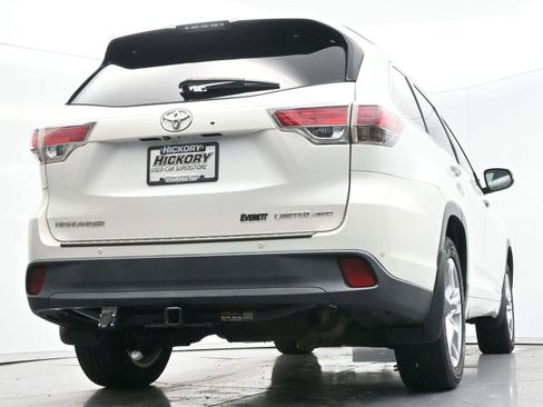 Used 2016 Toyota Highlander Limited w/ Driver Technology Package image 59