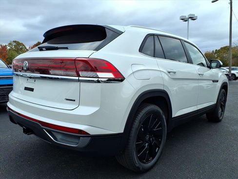 New 2026 Volkswagen Atlas Cross Sport SE image 4