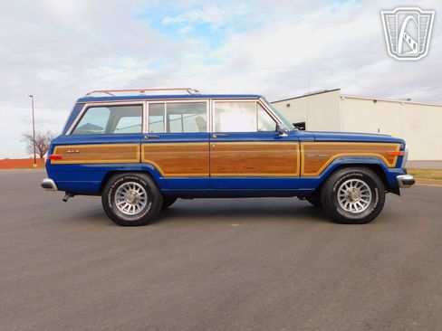 Used 1989 Jeep Grand Wagoneer image 30
