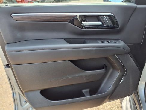 Used 2025 Chevrolet Tahoe LT AWD/4WD image 17