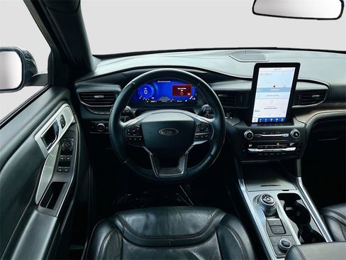 Used 2020 Ford Explorer Platinum w/ Premium Technology Package image 22