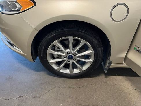 Used 2017 Ford Fusion Energi SE FWD image 31