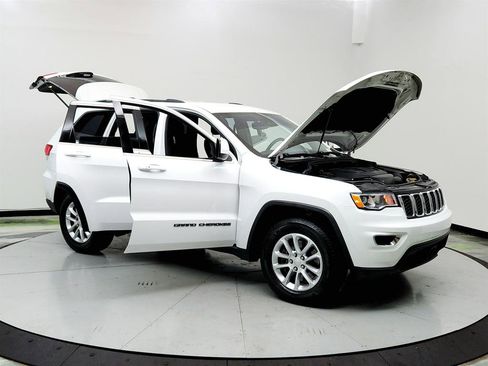 Used 2021 Jeep Grand Cherokee Laredo image 10