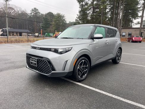 Certified 2024 Kia Soul EX image 2