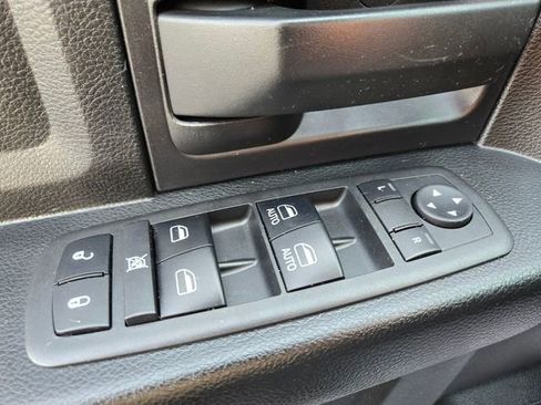 Used 2018 RAM 1500 Tradesman AWD/4WD image 35