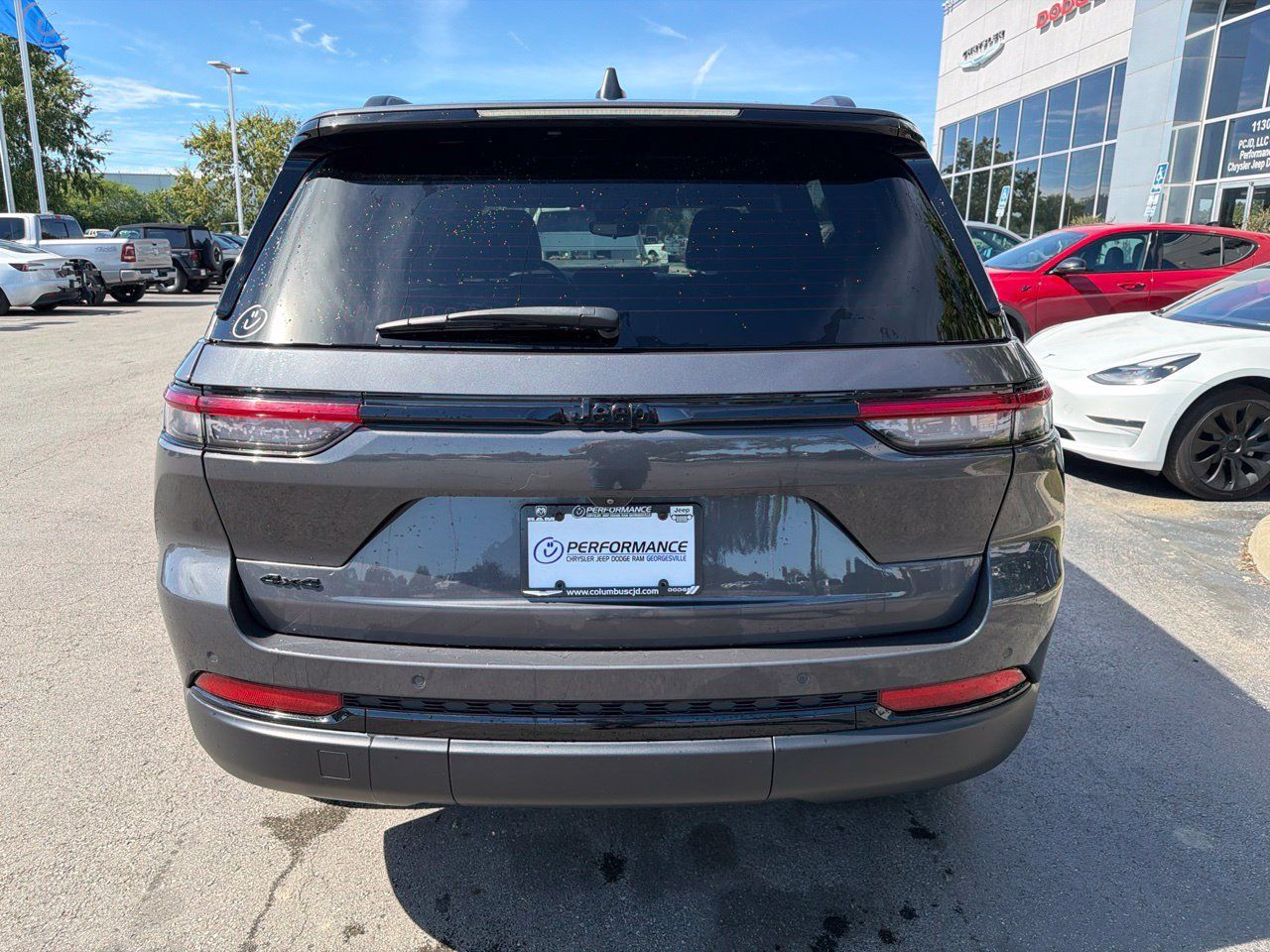 Used 2023 Jeep Grand Cherokee Altitude AWD/4WD image 8