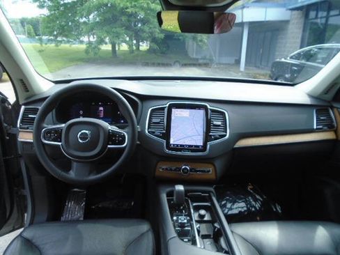 Used 2023 Volvo XC90 B6 Plus w/ Protection Package Premier AWD/4WD image 13