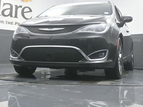 Used 2019 Chrysler Pacifica Limited w/ Advanced Safetytec Group image 4