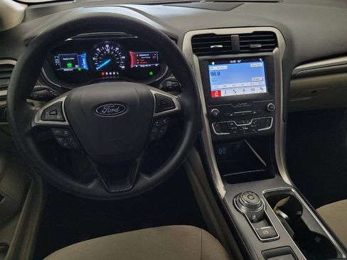 Used 2019 Ford Fusion SE image 22