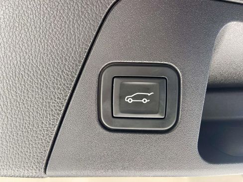Used 2017 Buick Envision Essence FWD image 24