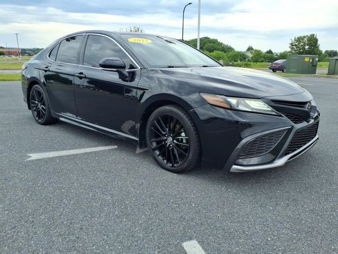 Used 2022 Toyota Camry XSE AWD/4WD image 3